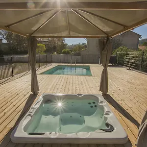 ** Hotel Restaurant Le Castel Fleuri Frankreich